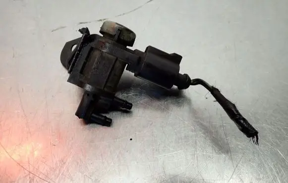 Volkswagen Caddy Valve vacuum 1J0906283C