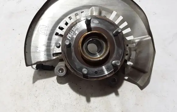 Chrysler Pacifica Front wheel hub 68189019AB