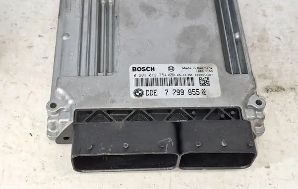 BMW 3 E90 E91 Engine control unit/module 7799855 0281012754 1039S11317