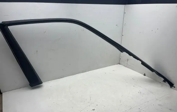 Front door glass trim molding