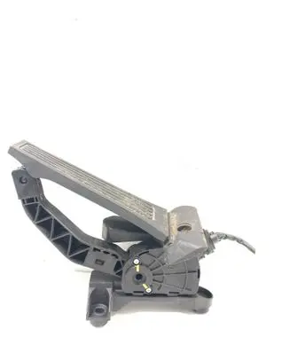 KIA Carens III Accelerator throttle pedal DH32726A4000