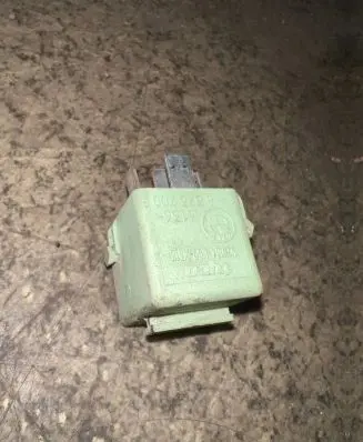 BMW 7 E65 E66 Other relay 8373700 6176