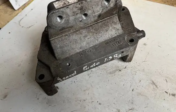 Fiat Grande Punto Engine mounting bracket 55197848