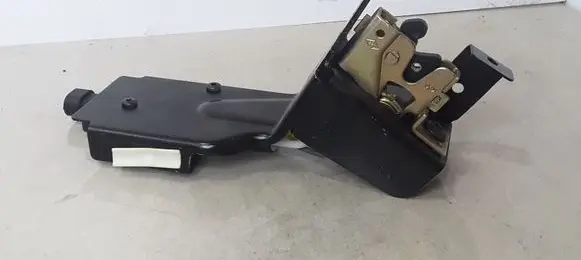 Citroen C5 Tailgate window lock/catch/latch 147102 P208B01Y