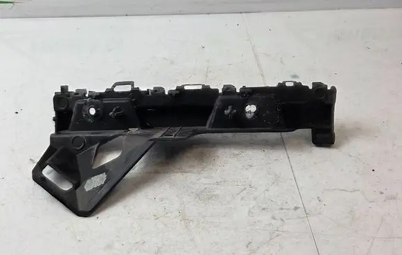 Nissan NV300 Front bumper mounting bracket 622209504R 93463165
