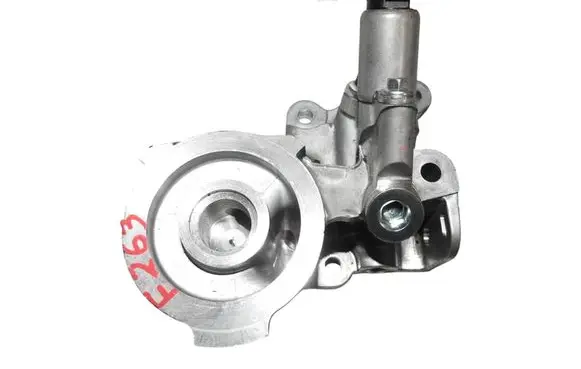 Ford Mustang VI Oil filter mounting bracket JR3E6884AB
