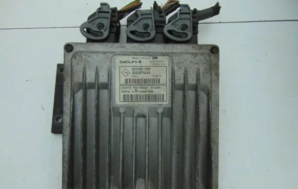 Renault Twingo II Engine control unit/module 8200911566 8200976242