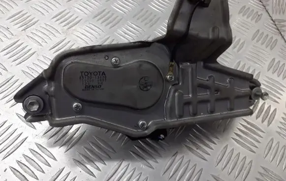 Toyota Corolla E120 E130 Wiper motor 85130-131220