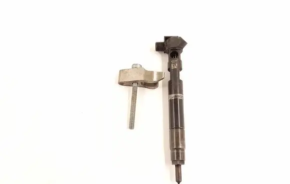 Mercedes-Benz E W212 Fuel injector 6510702887 A6510702887
