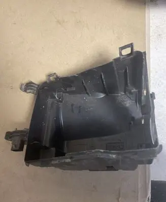 Peugeot Rifter Fuse box cover 9804681780