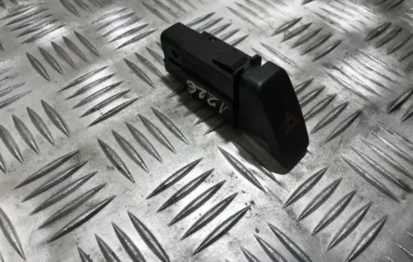 Mazda Premacy Hazard light switch r153132