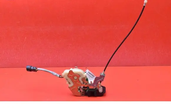 KIA Sorento Front door lock