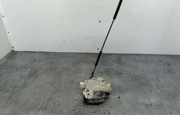 Seat Leon (1P) Front door lock