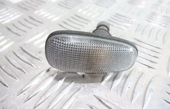 Opel Zafira A Front fender indicator light