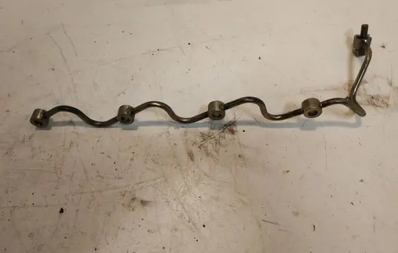 Toyota Corolla Verso AR10 Fuel return line/hose 