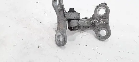 Volvo V50 Front door lower hinge 30766312