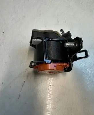Infiniti Q50 Rear seatbelt 566