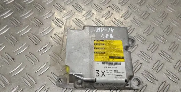 Toyota Avensis T270 Airbag control unit/module 8917005311