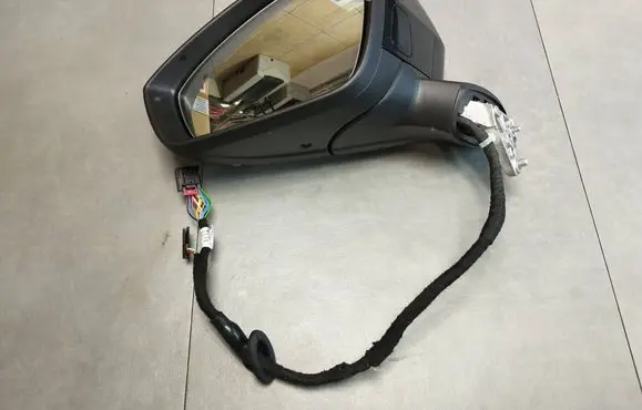 Volkswagen Tiguan Front door electric wing mirror 571857501DD