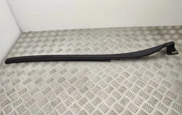 Windshield trim