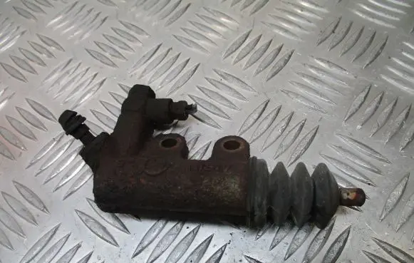 Toyota Yaris Verso Clutch release bearing slave cylinder 