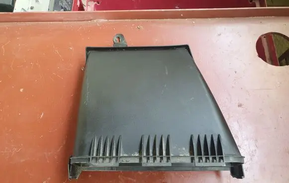 Mercedes-Benz CLS C219 Air filter box 2118300003