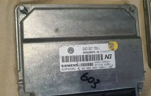 Volkswagen Touareg I Gearbox control unit/module 0AD927755L 5WP22062