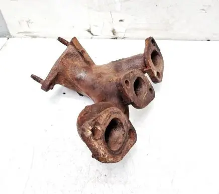 Nissan Maxima A34 Exhaust manifold