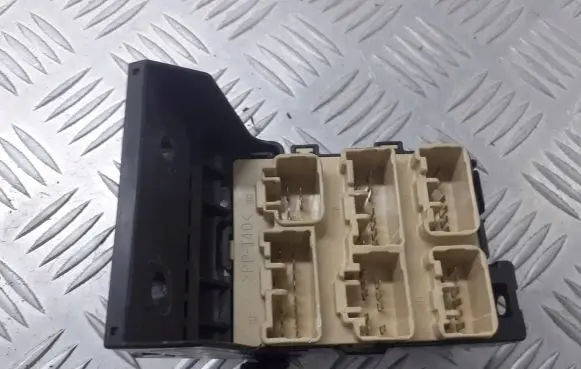 Toyota Avensis T250 Fuse box set 82734-05030
