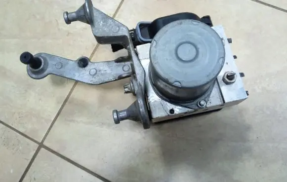 Mercedes-Benz B W245 ABS Pump 0064313812 NE67510