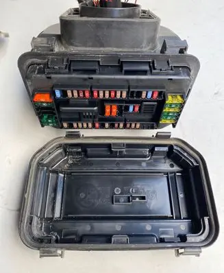 BMW 3 F30 F35 F31 Fuse module 9337879