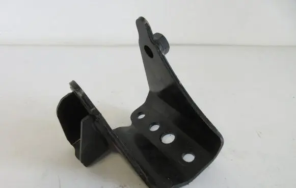 Toyota Corolla E160 E170 Engine mounting bracket