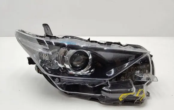 Toyota Auris E180 Headlight/headlamp 8111002K30