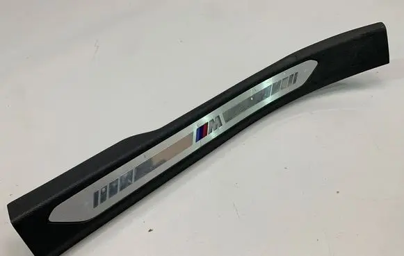 Foot area side trim