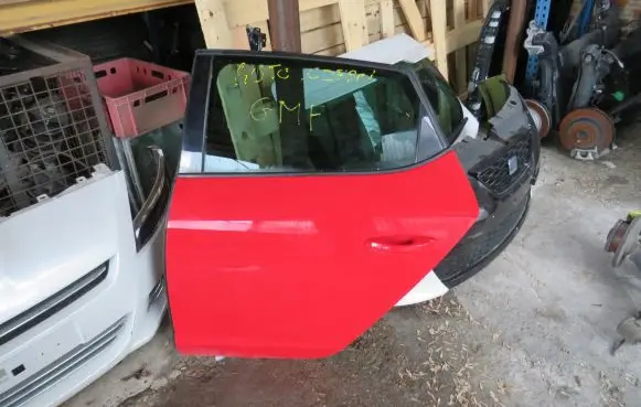 Seat Leon (5F) Rear door
