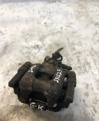 Volkswagen Jetta VI Rear brake caliper