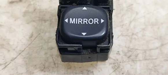 Lexus IS 220D-250-350 Wing mirror switch 183575