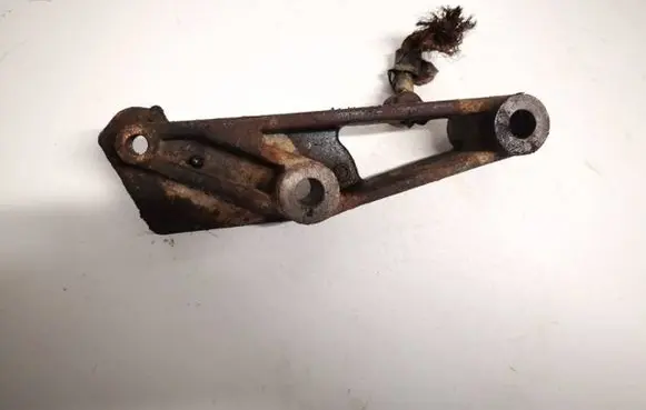 Honda Accord Engine mounting bracket