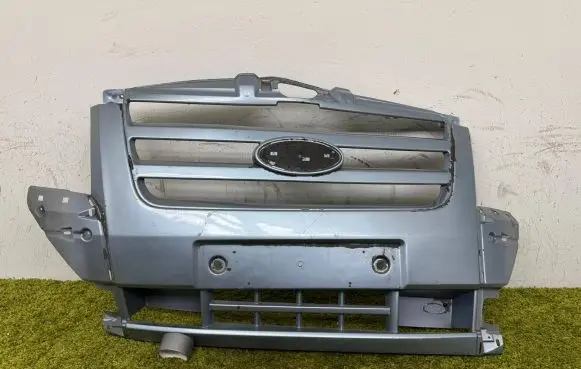 Ford Transit Front grill 6c1117k819a 6c11-17k819-a