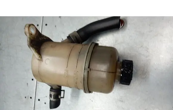 Mazda 626 Power steering fluid tank/reservoir