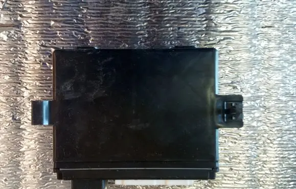 Chrysler Voyager Tailgate/trunk control unit/module P05082068AD 08008 TRH0028B7389