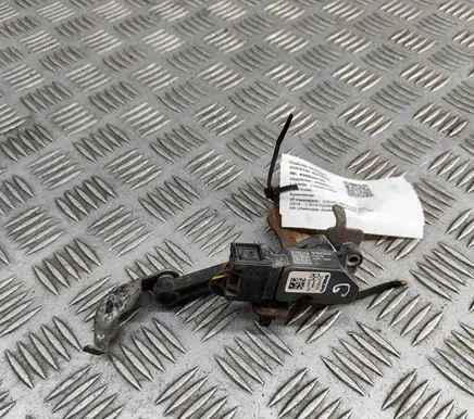 Volvo V60 Rear air suspension level height sensor 31476759 32246632