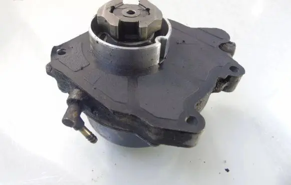 Opel Insignia A Vacuum pump