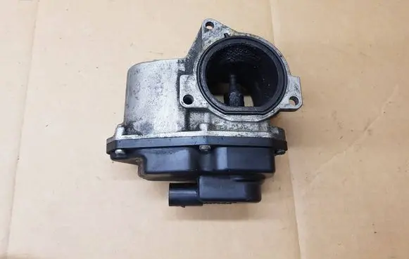 Volkswagen Eos EGR valve 03L131501E