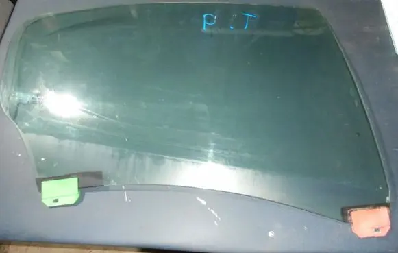 Maserati Quattroporte Rear side window