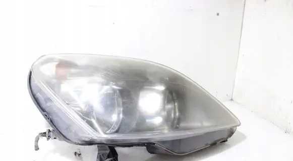 Opel Zafira B Headlight/headlamp