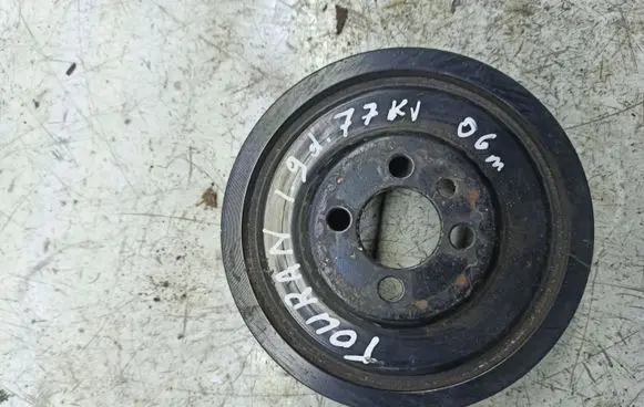 Volkswagen Touran I Crankshaft pulley 03G105243