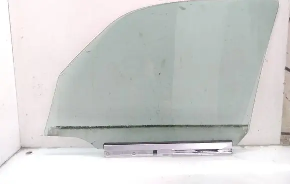 Opel Meriva A Front door window glass four-door 