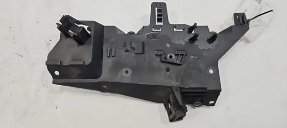 BMW 4 F32 F33 Other engine bay part 7811112