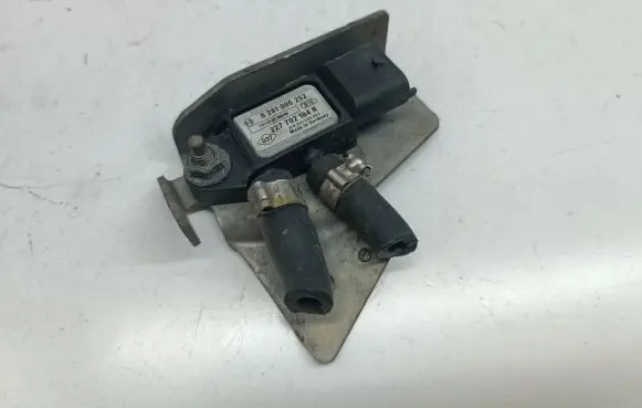 Renault Laguna III Exhaust gas pressure sensor 227702184R 0281006252